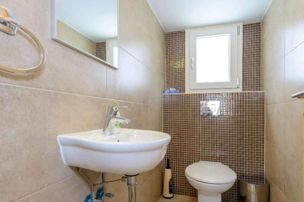 Photo of Bathroom in Pernera