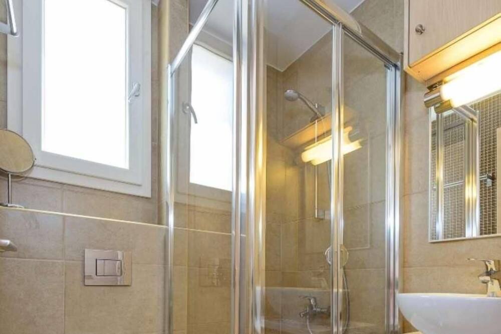 Photo of Bathroom in Pernera