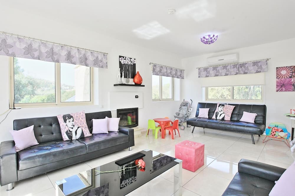 Photo of Livingroom in Goudi