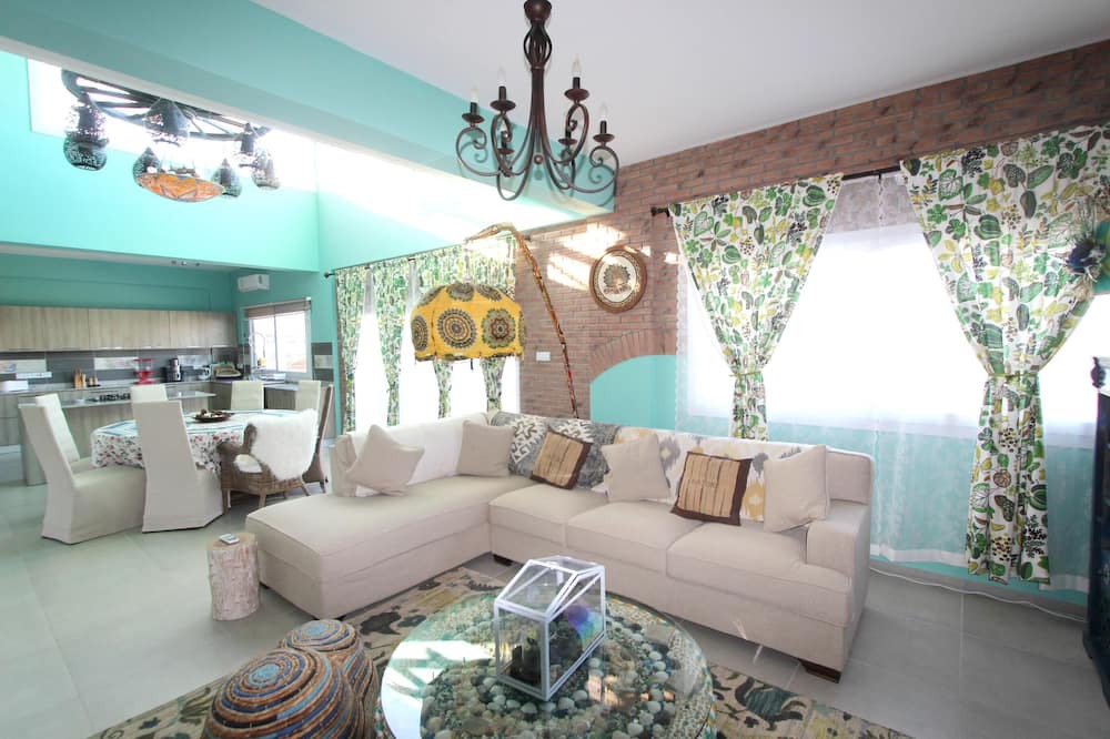 Photo of Livingroom in Tatlisu