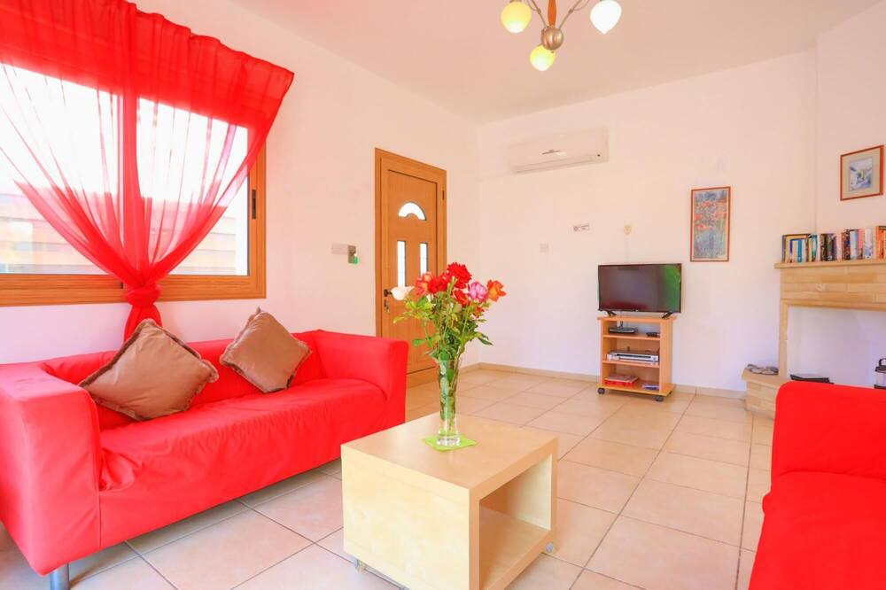 Photo of Livingroom in Latchi