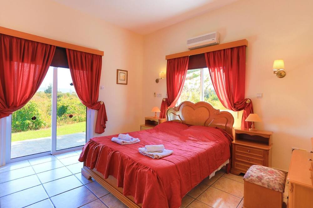 Photo of Bedroom in Latchi