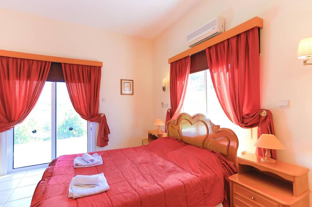 Photo of Bedroom in Latchi