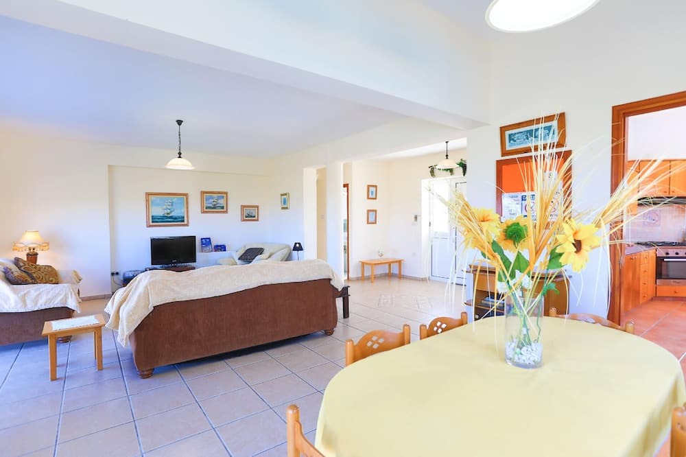 Photo of Bedroom in Latchi