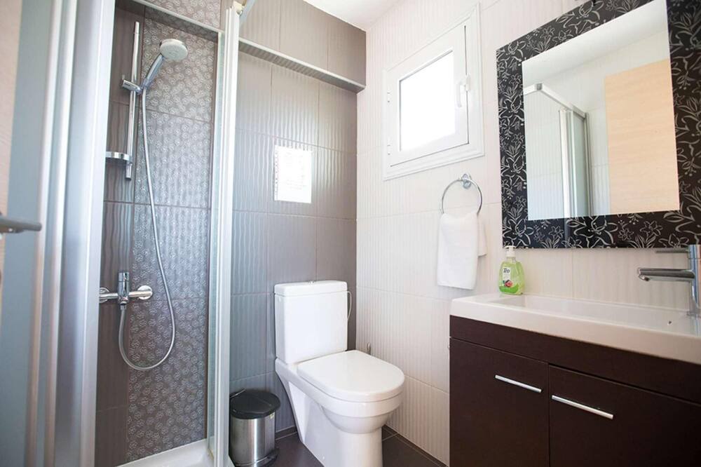 Photo of Bathroom in Pernera