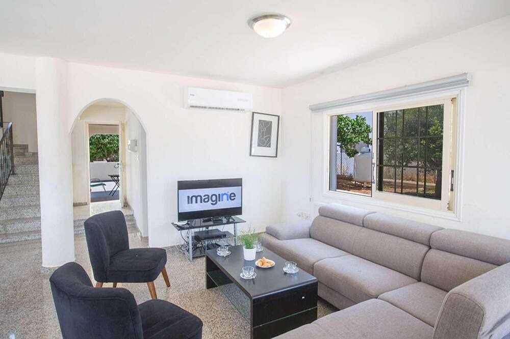 Photo of Livingroom in Protaras