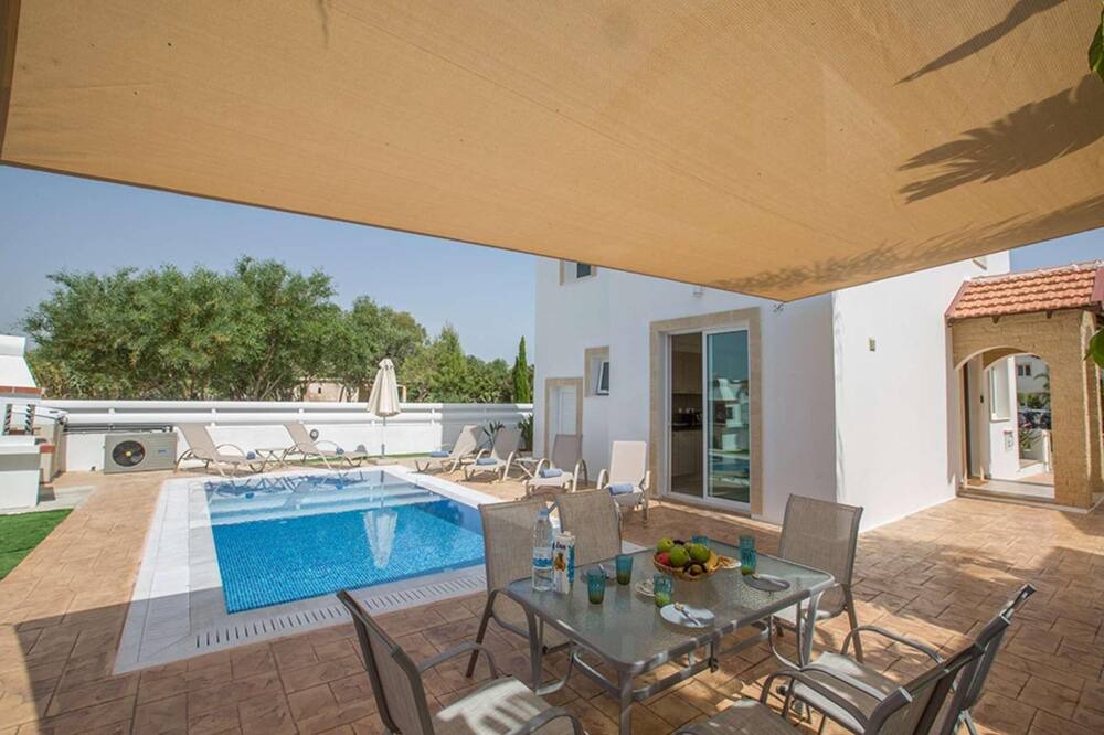 Photo of Patio Balcony in Pernera