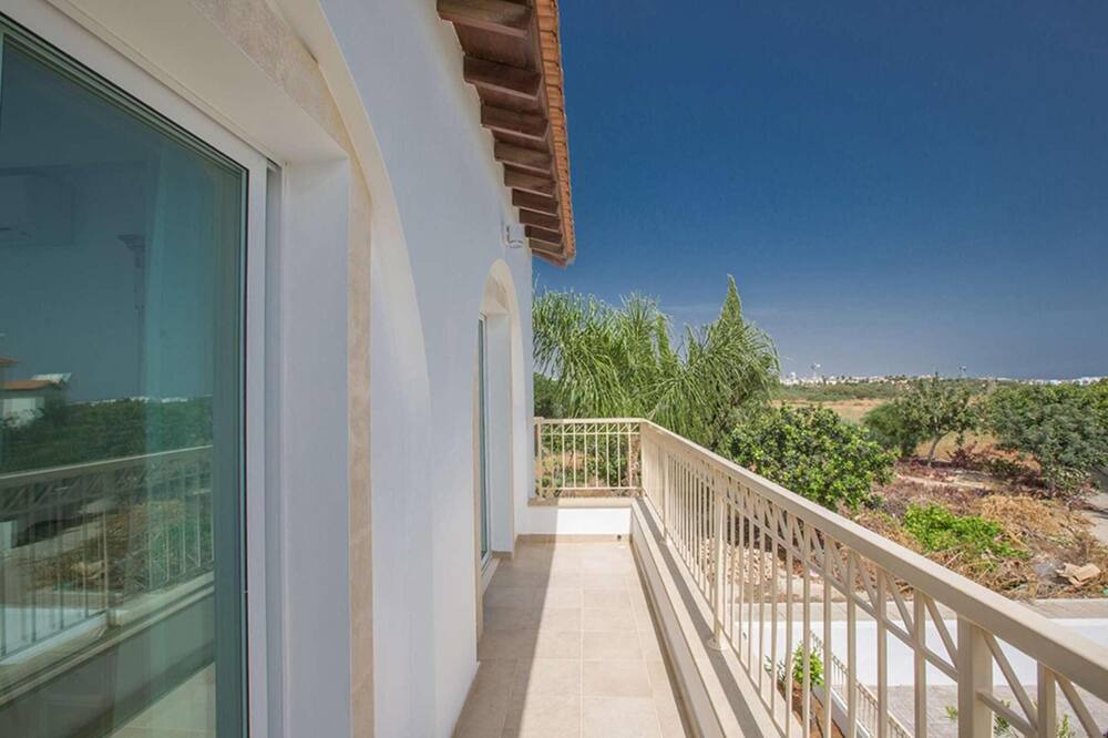 Photo of Patio Balcony in Pernera