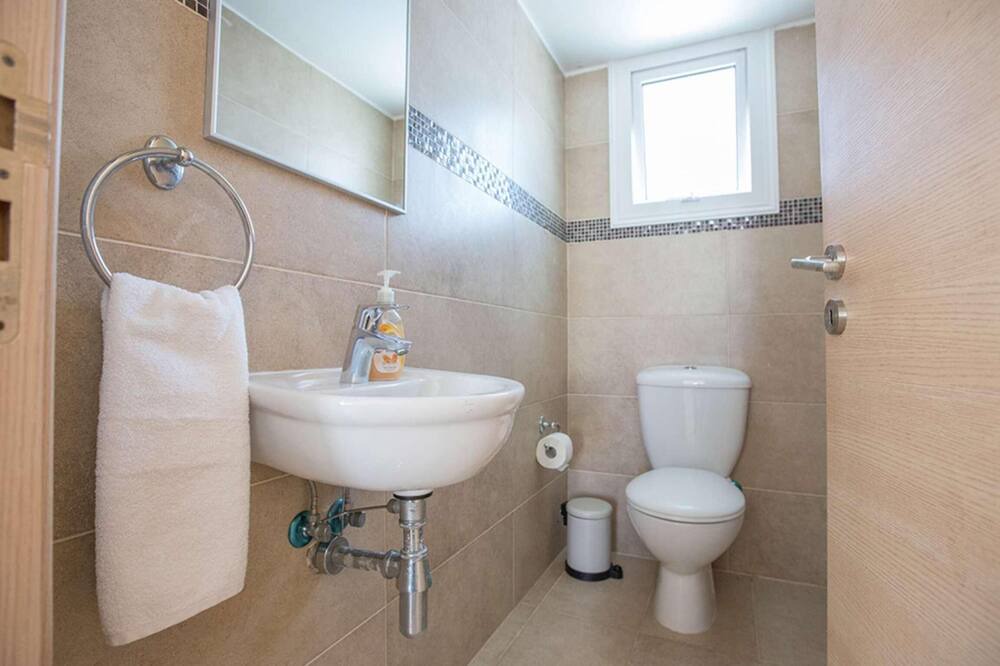 Photo of Bathroom in Pernera