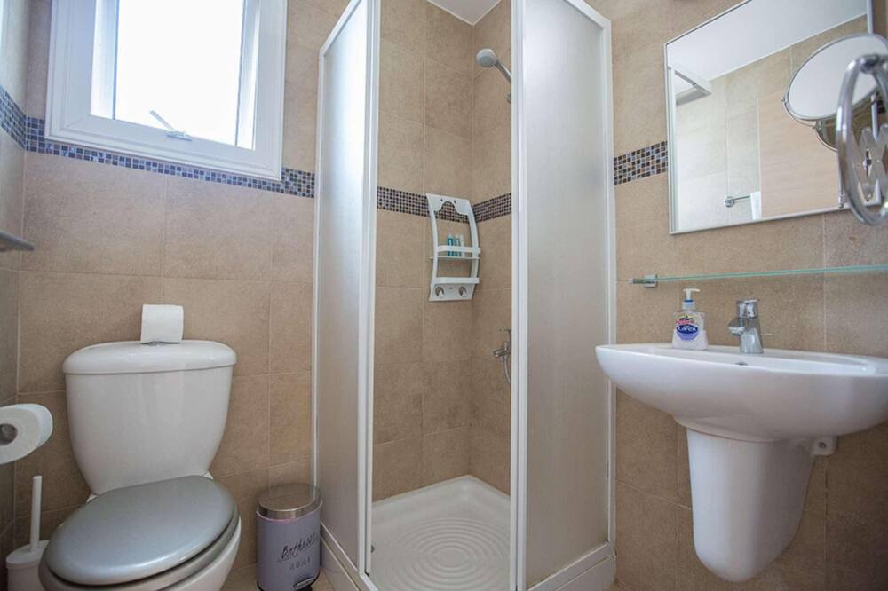 Photo of Bathroom in Pernera