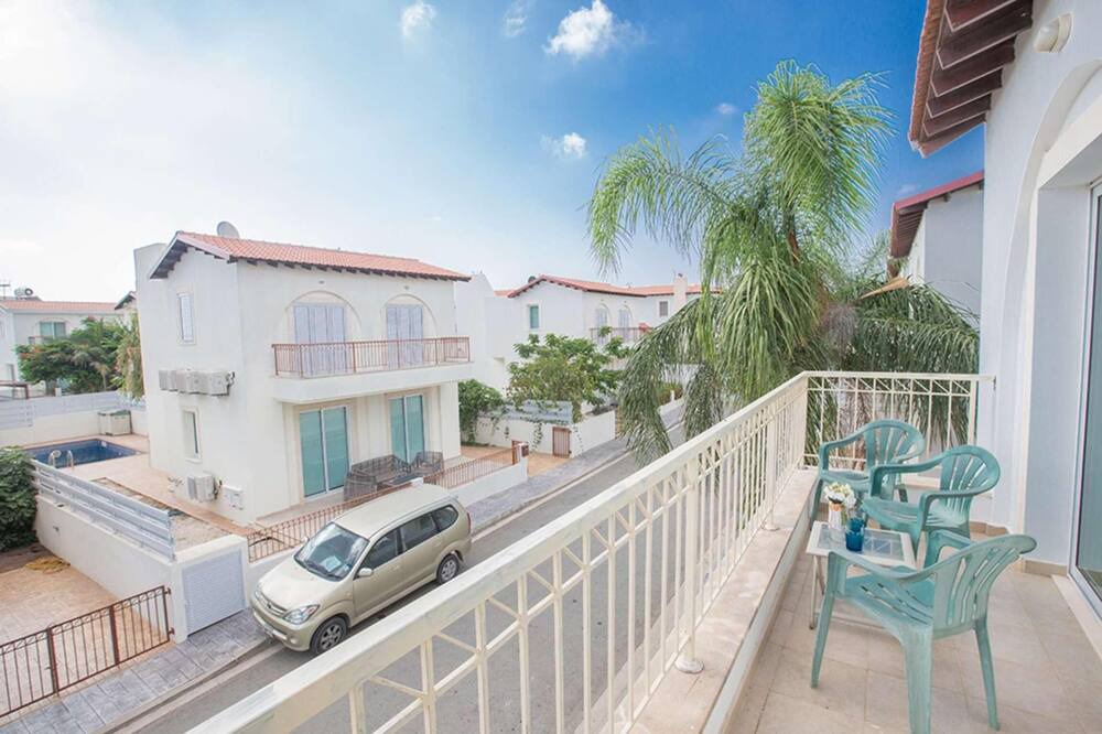 Photo of Patio Balcony in Pernera