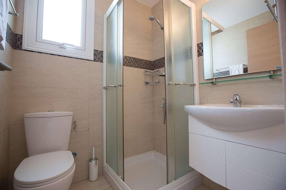 Photo of Bathroom in Pernera