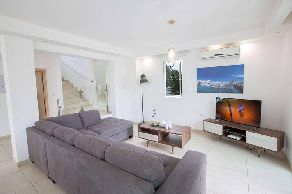 Photo of Livingroom in Pernera