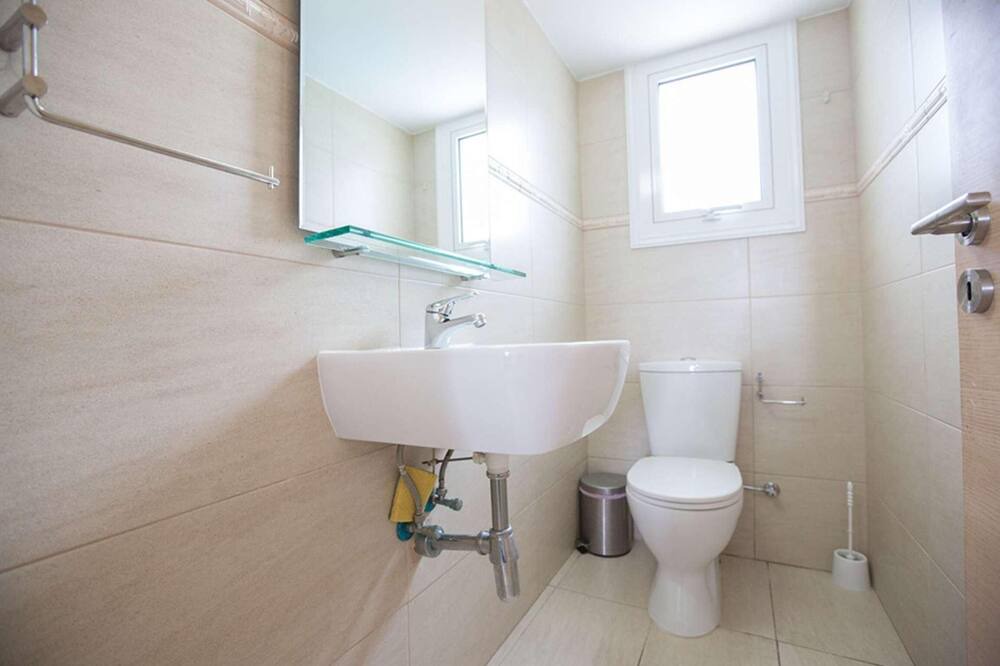 Photo of Bathroom in Pernera