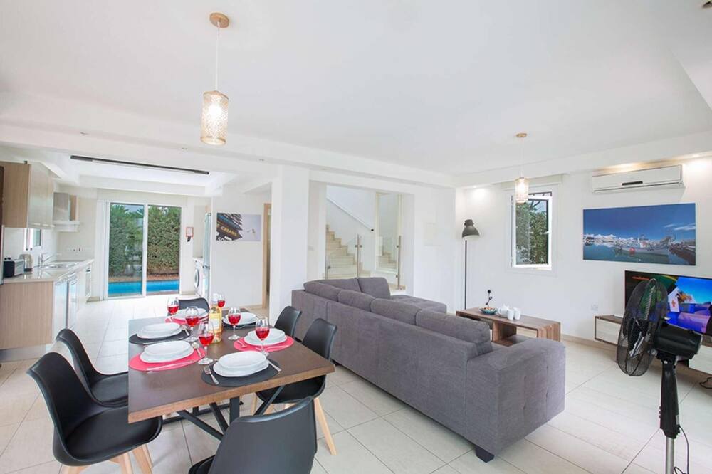 Photo of Livingroom in Pernera