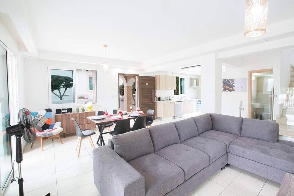 Photo of Livingroom in Pernera