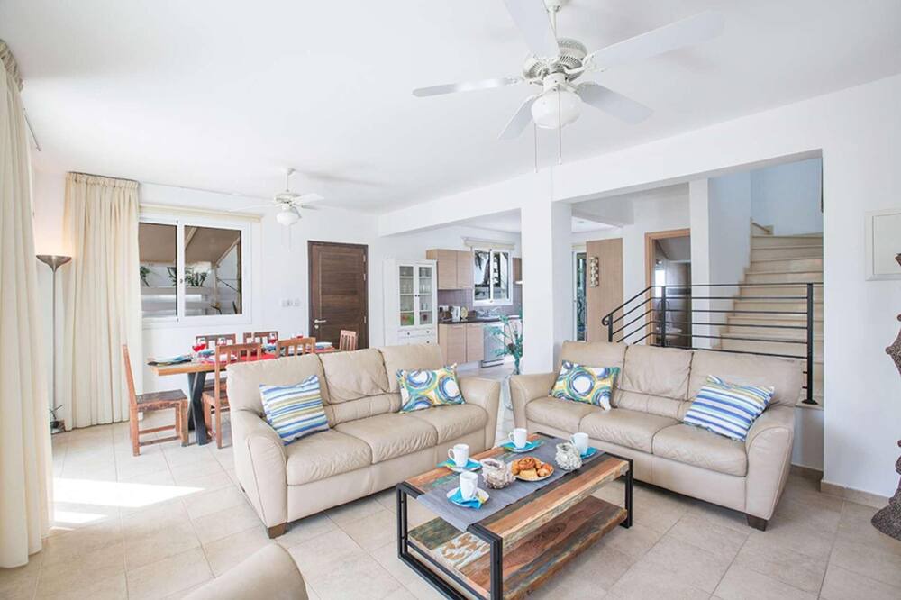 Photo of Livingroom in Pernera