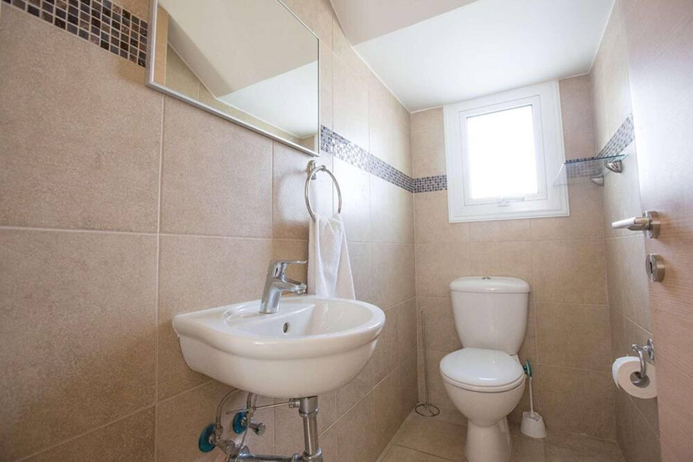 Photo of Bathroom in Pernera