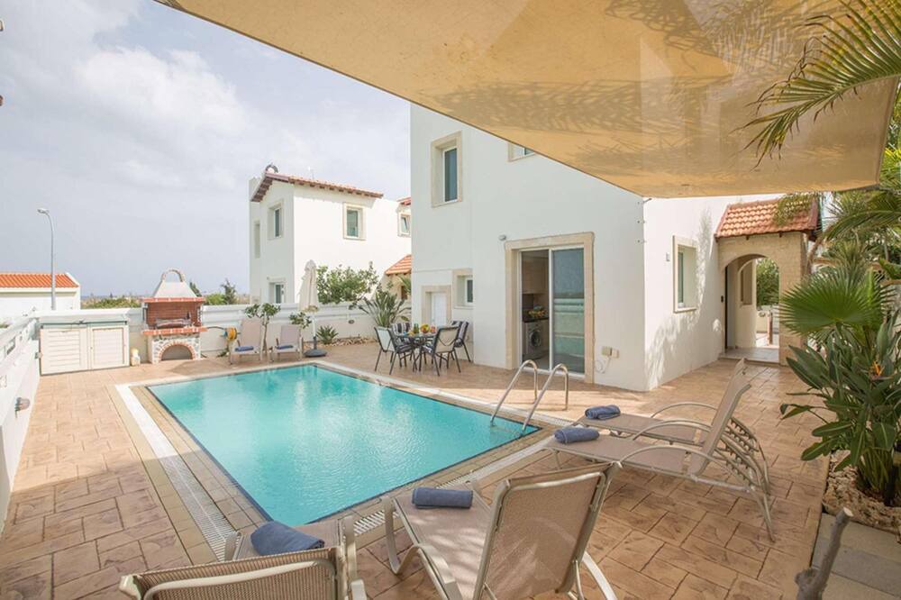 Photo of Outdoor in Pernera