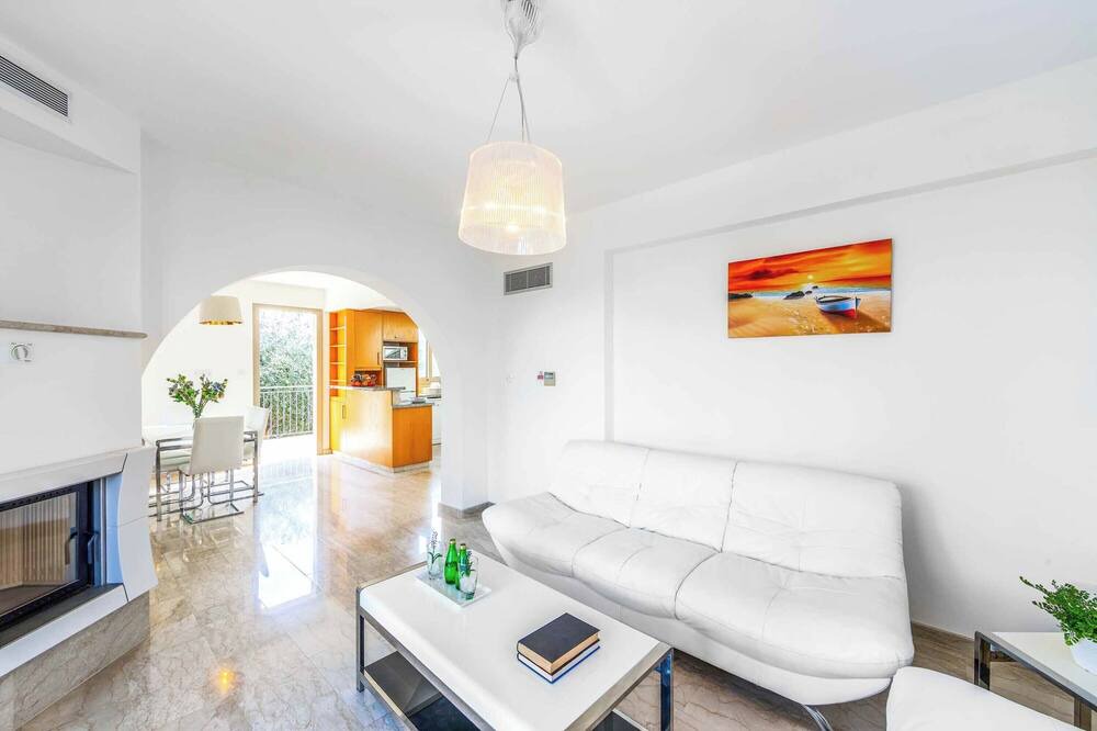 Photo of Livingroom in Polis