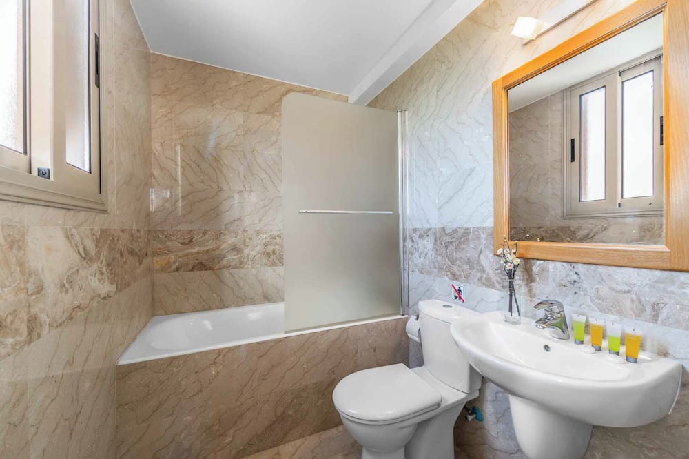 Photo of Bathroom in Polis