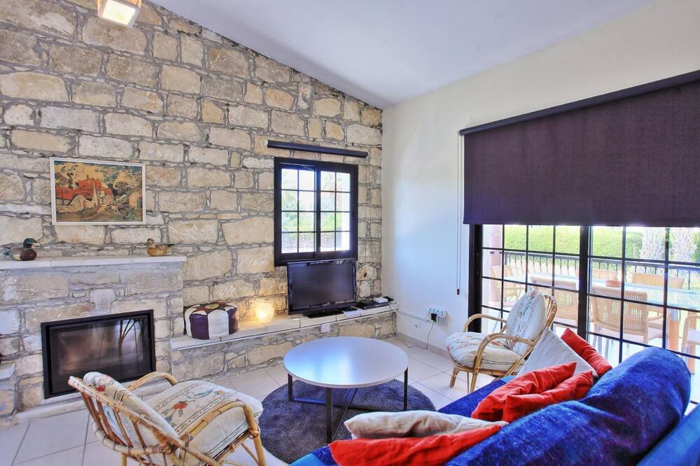 Photo of Livingroom in Latchi