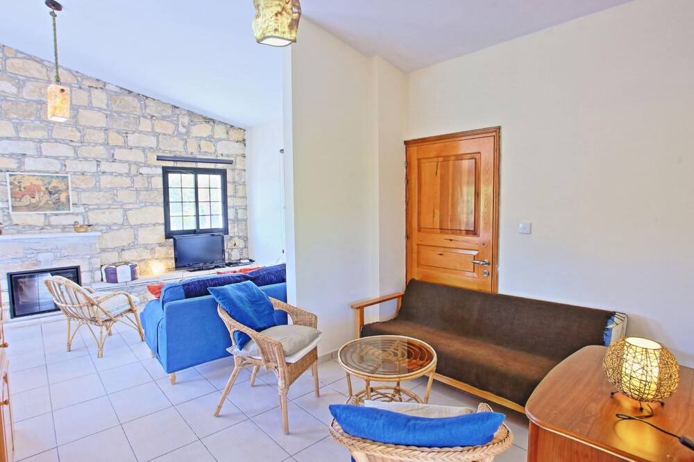 Photo of Livingroom in Latchi