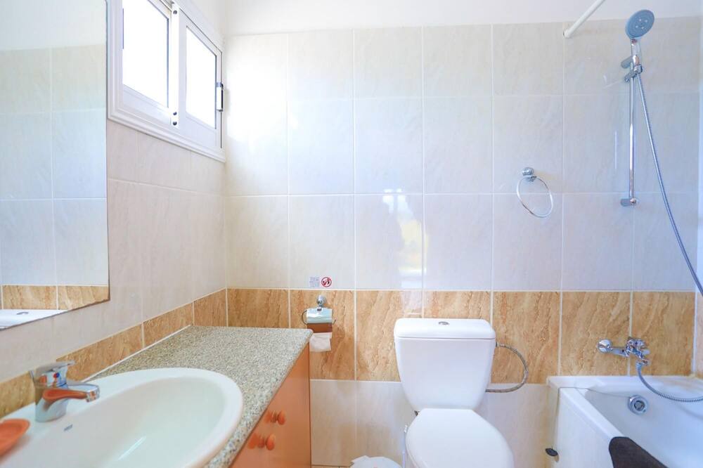 Photo of Bathroom in Latchi