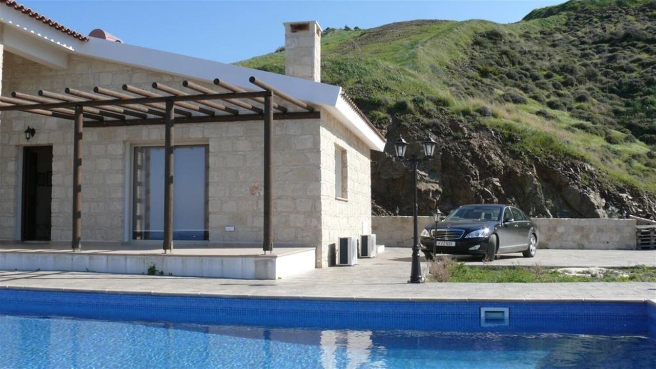 Photo of Outdoor in Pomos