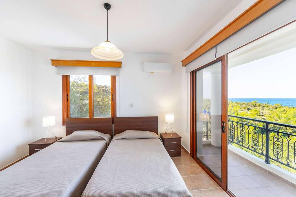 Photo of Bedroom in Latchi
