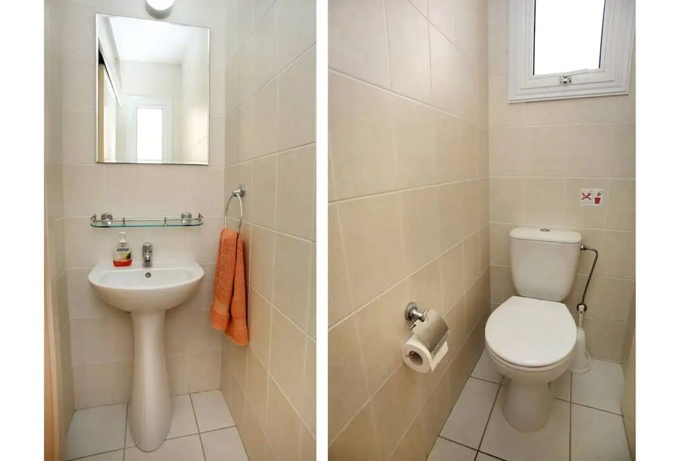 Photo of Bathroom in Universal