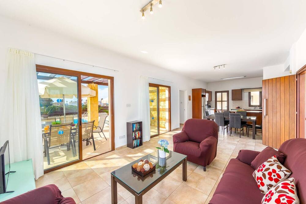 Photo of Livingroom in Pegeia