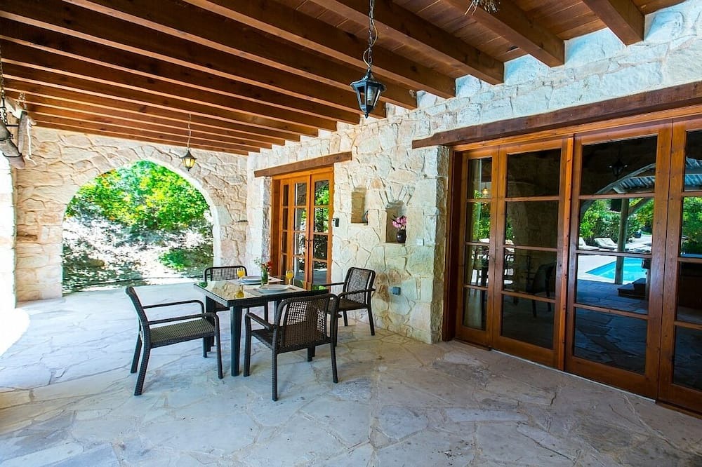 Photo of Patio Balcony in Miliou