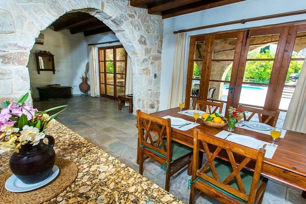Photo of Livingroom in Miliou