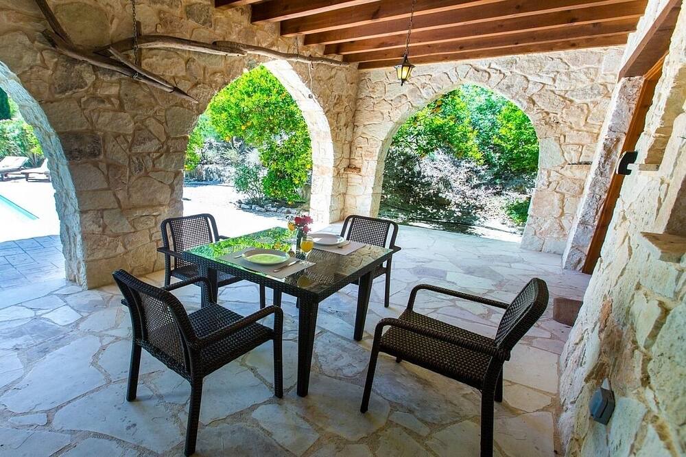Photo of Patio Balcony in Miliou