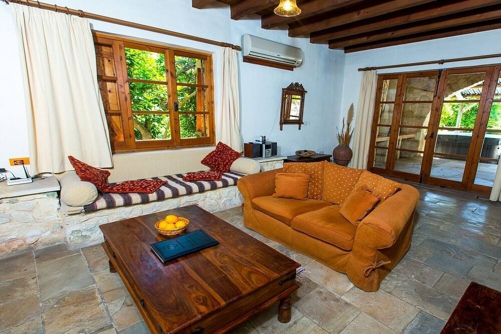 Photo of Livingroom in Miliou