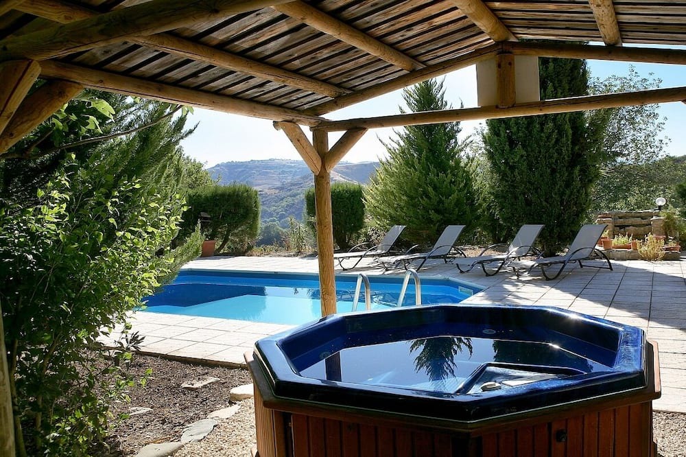 Photo of Outdoor in Miliou