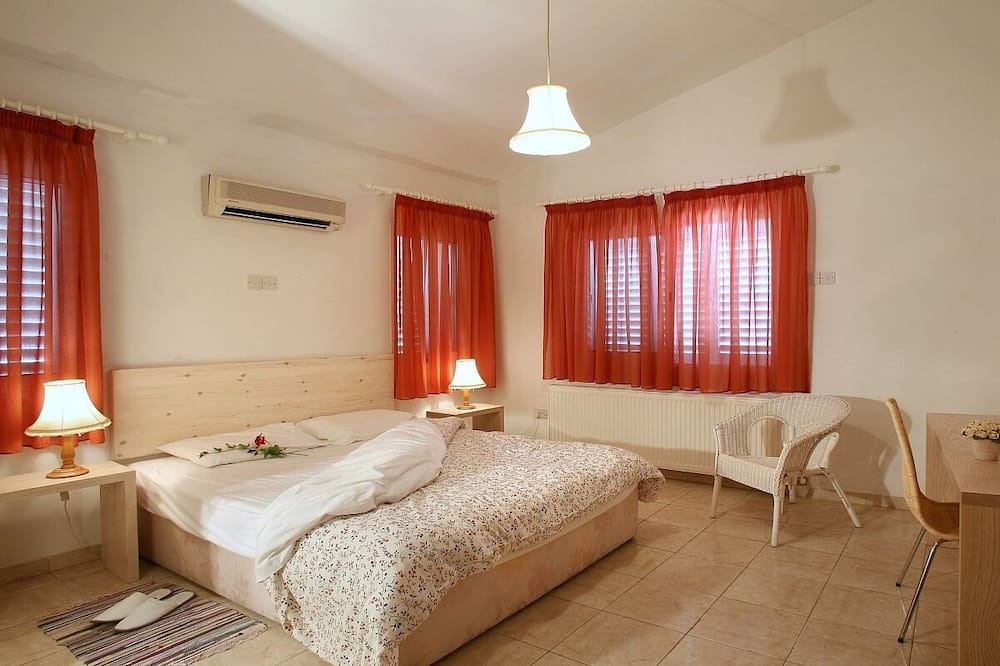 Photo of Bedroom in Miliou