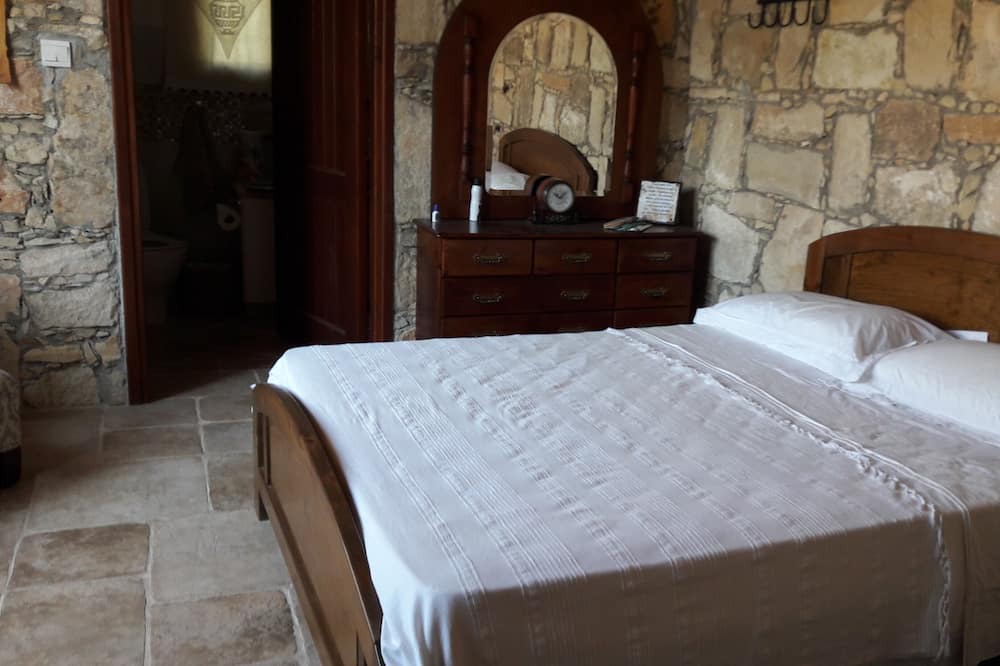 Photo of Bedroom in Anogyra