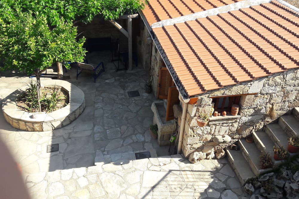 Photo of Outdoor in Anogyra