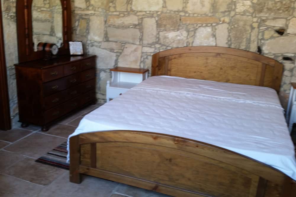 Photo of Bedroom in Anogyra