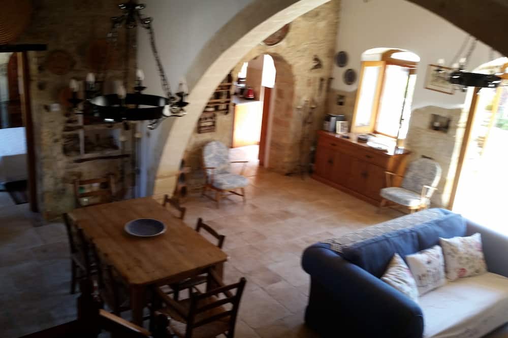 Photo of Livingroom in Anogyra