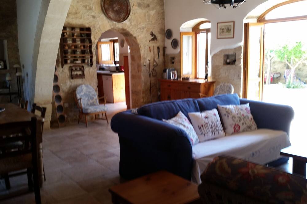 Photo of Livingroom in Anogyra