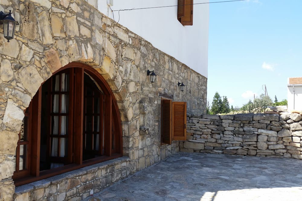 Photo of Outdoor in Anogyra
