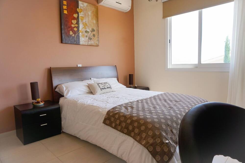 Photo of Bedroom in Peyia Town