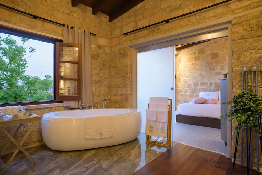 Photo of Bathroom in Vouni