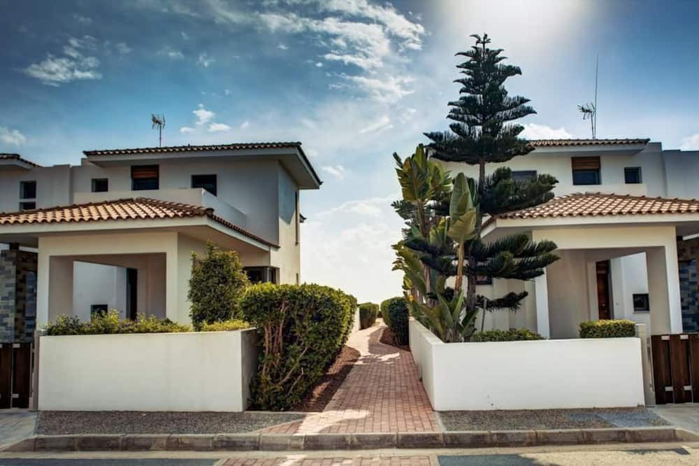 Photo of Outdoor in Mazotos