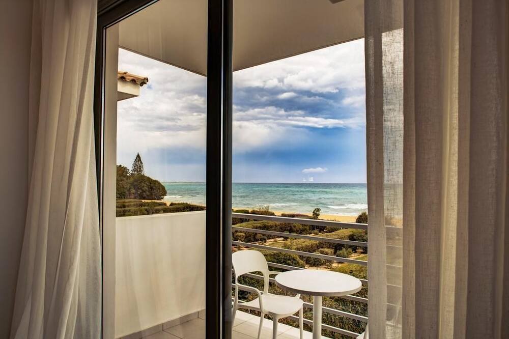 Photo of Patio Balcony in Mazotos