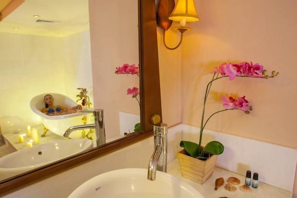 Photo of Bathroom in Geroskipou