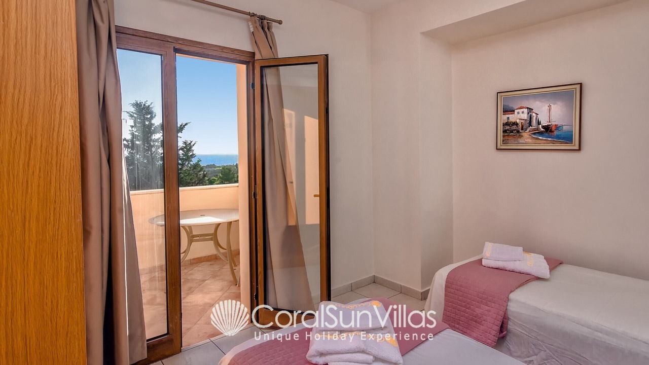 Photo of Bedroom in Peyia Town